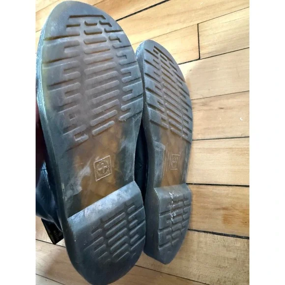 Dr. Martens black combat boots heart laces - Picture 7 of 10